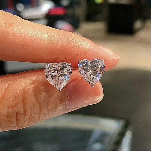 2 Ct Heart Shape VVS1/D Lab Created White Sapphire Stud Earrings 7mm Push Back - Picture 2 of 4